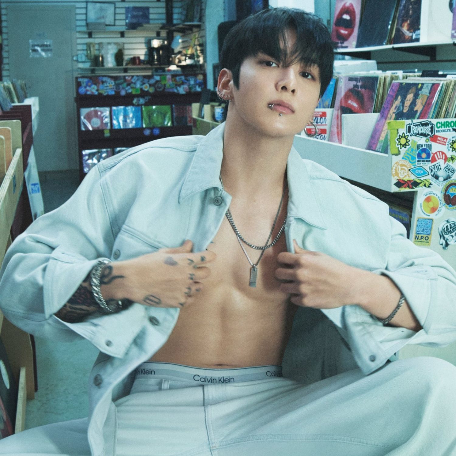 Foto aktivitas terbaru Jungkook (BTS)