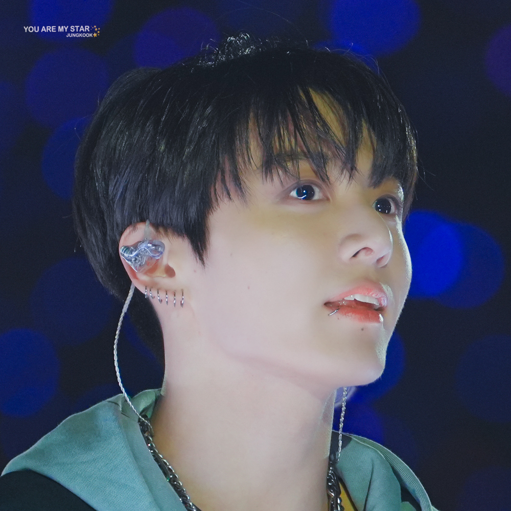 Foto aktivitas terbaru Jungkook (BTS)