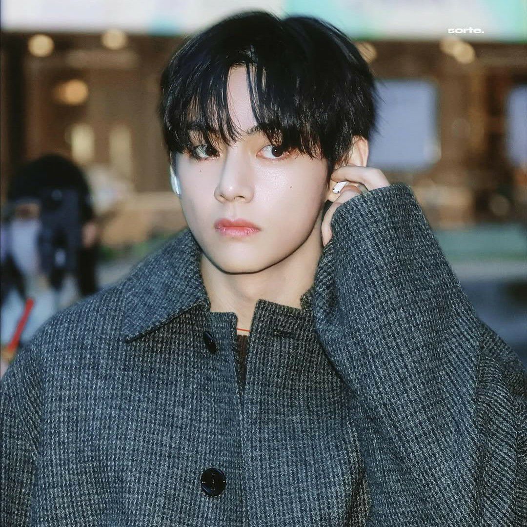 A moment captured by V (BTS)'s fan