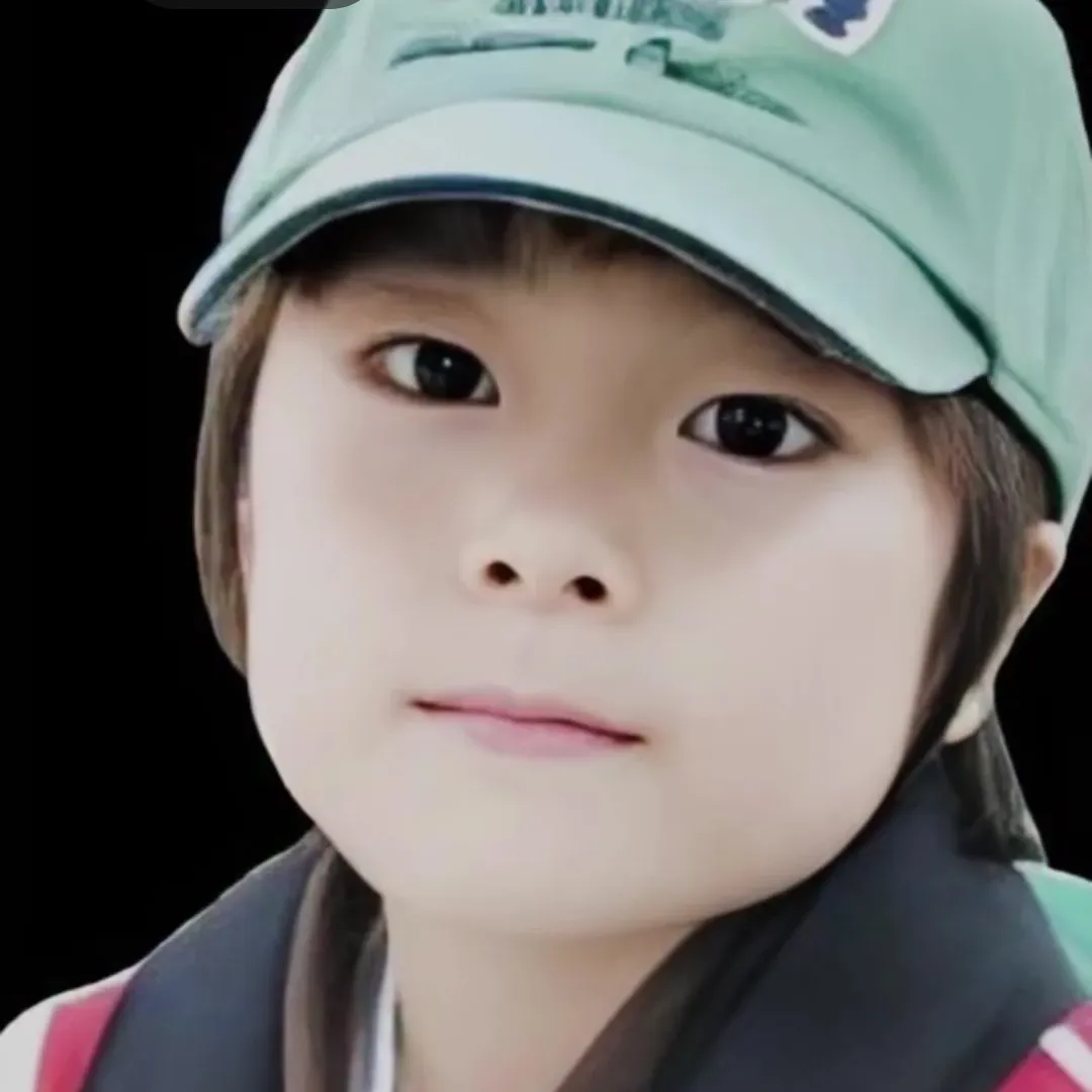 Behind-the-scenes cut of Moonbin (ASTRO)