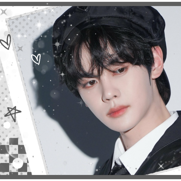 A moment captured by Kim Gyuvin (ZEROBASEONE)'s fan