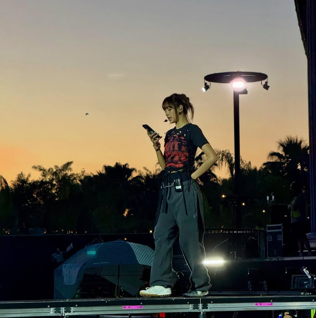 Foto aktivitas terbaru Lisa (BLACKPINK)