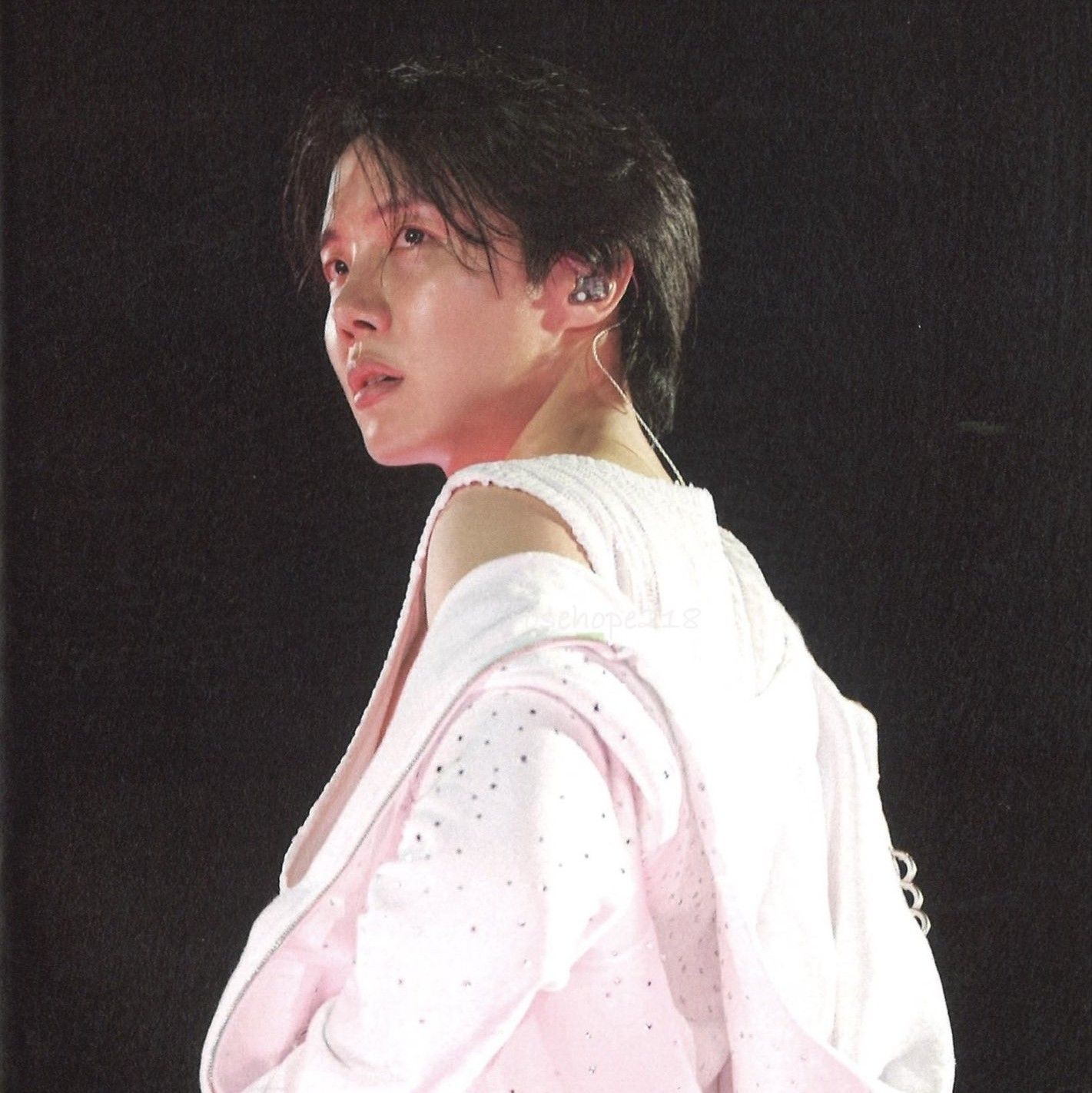 제이홉 (방탄소년단)의 최신 사진