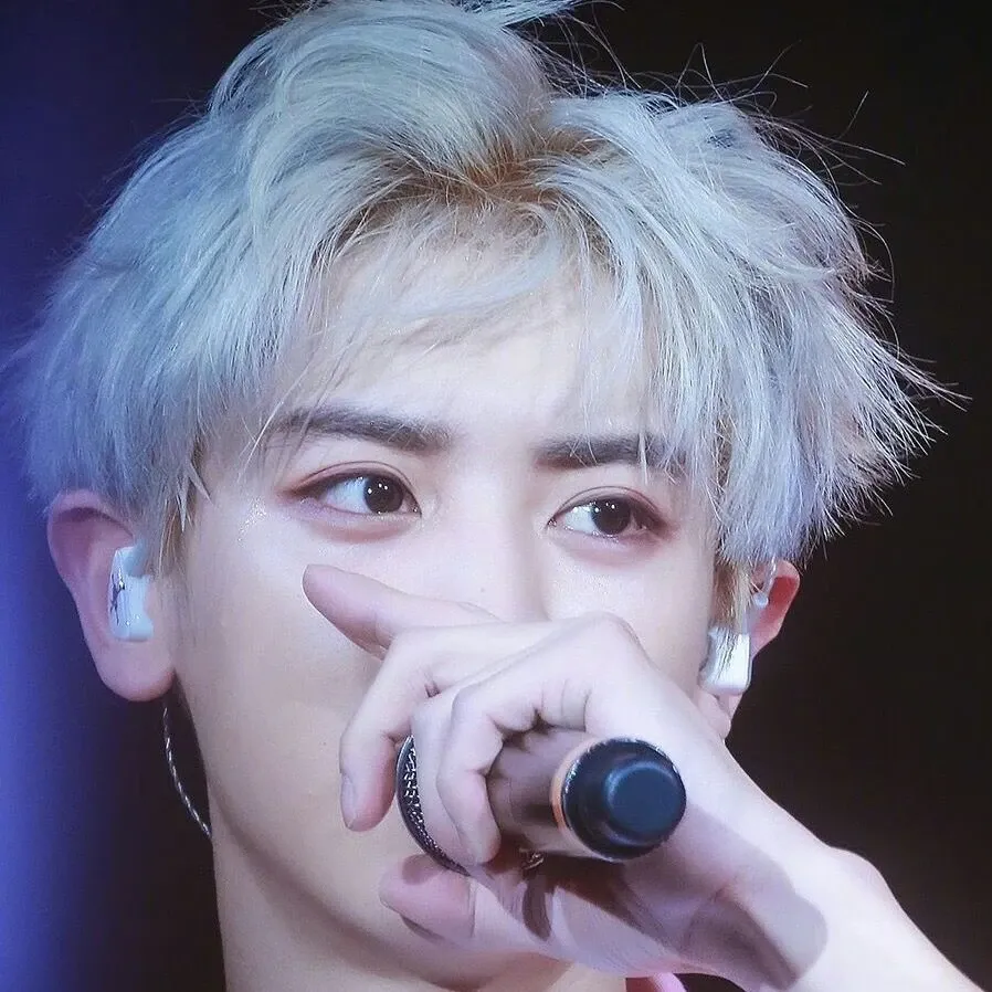 Momen yang diabadikan oleh penggemar EXO