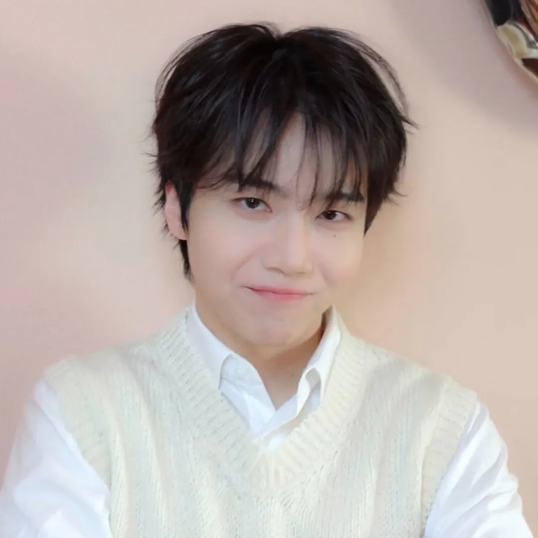 Latest photo of Jinho (PENTAGON)