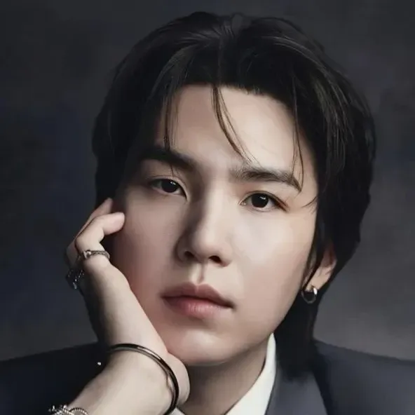 Latest photo of SUGA (BTS)