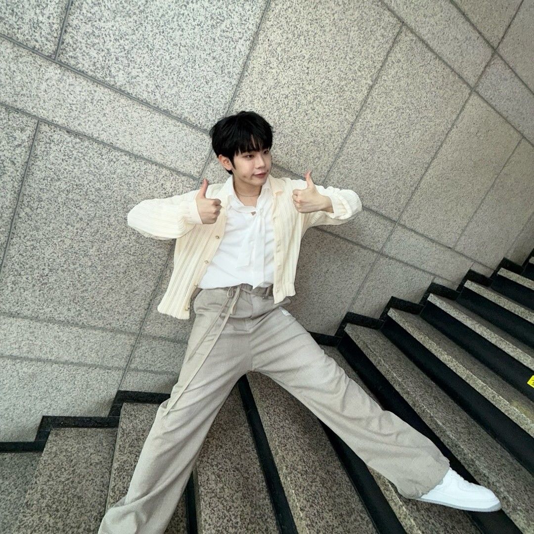 Recent activity shot of Kim Taerae (ZEROBASEONE)