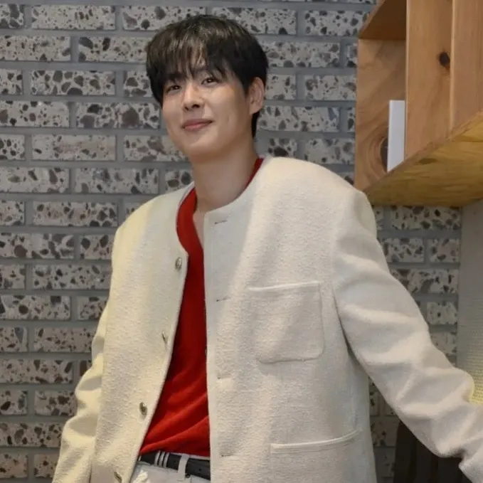 Behind-the-scenes cut of Choi Byungchan