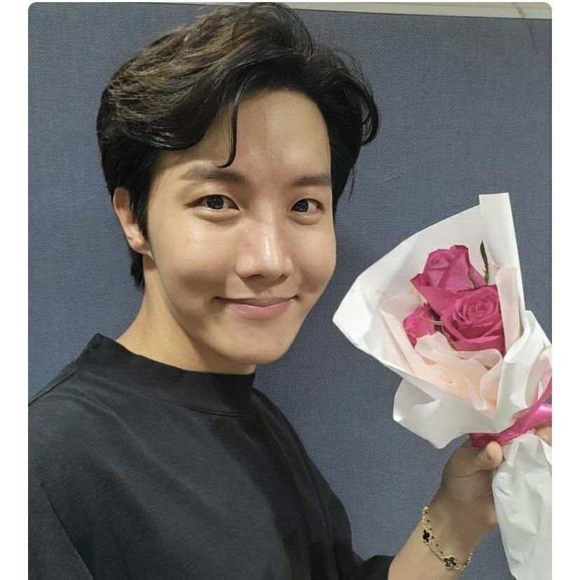 Foto aktivitas terbaru BTS