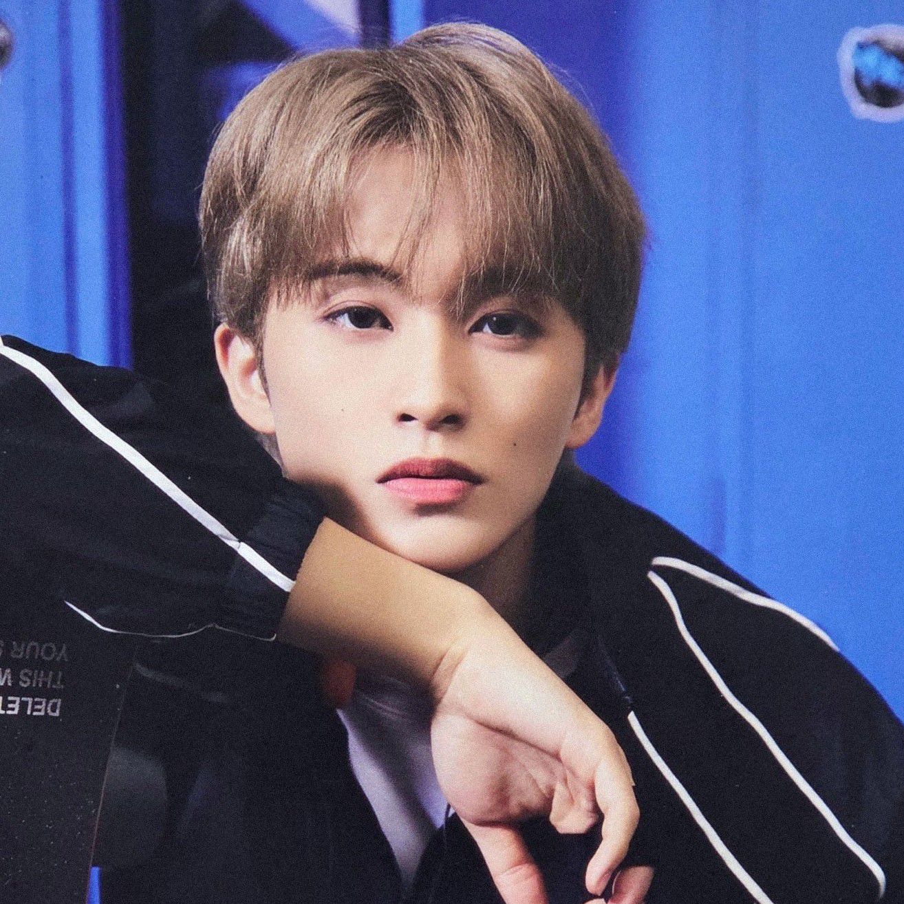 A moment captured by Mark (NCT 127, NCT DREAM)'s fan