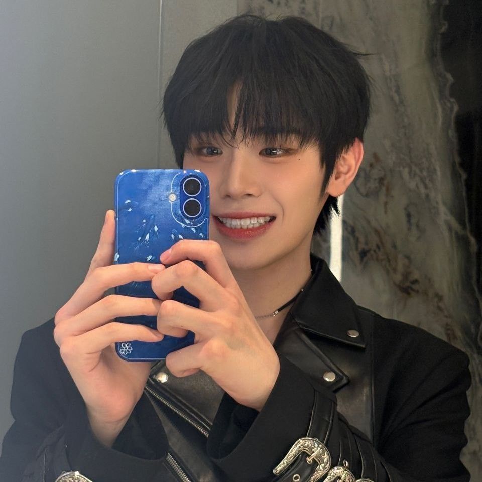 Recent activity shot of Kim Taerae (ZEROBASEONE)