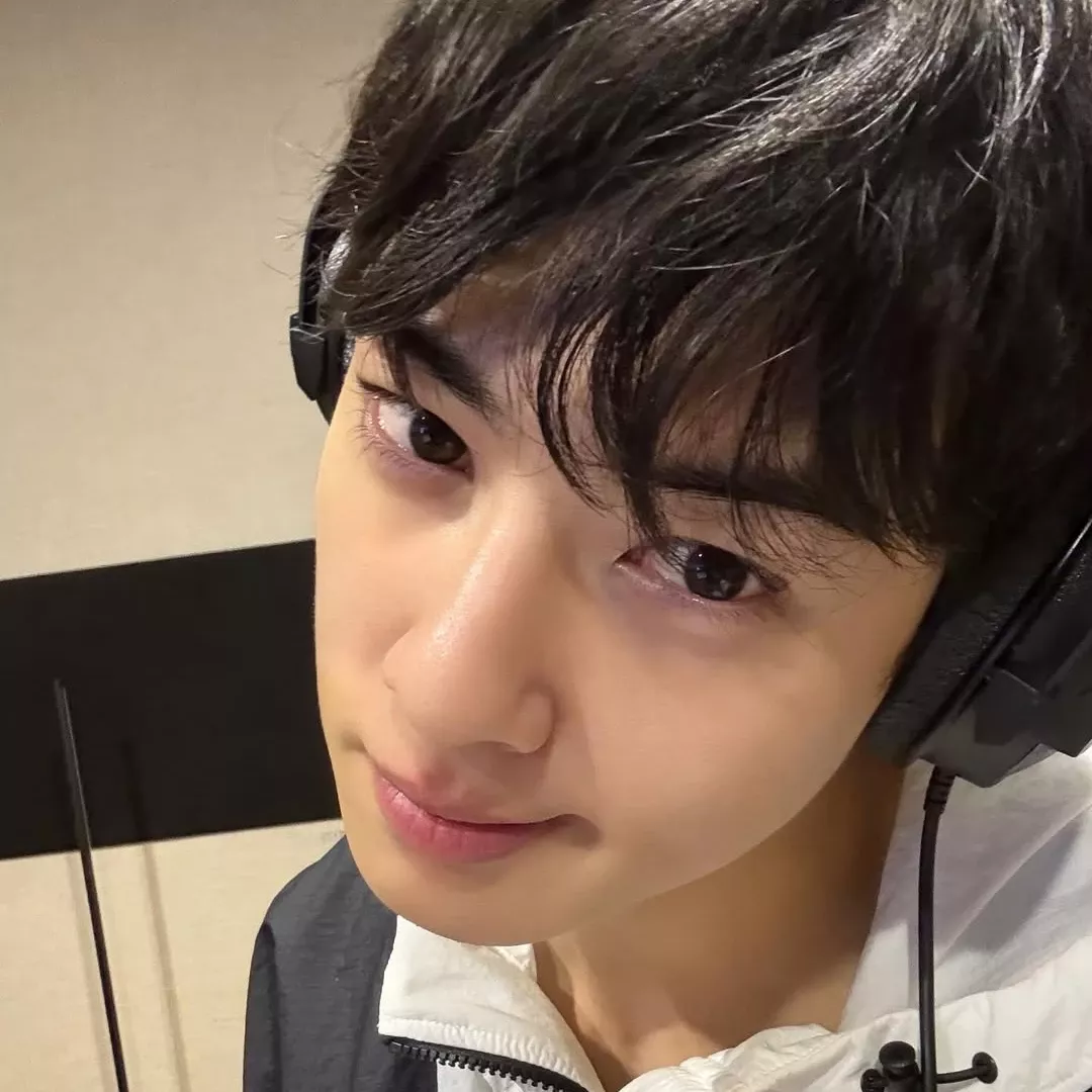 Latest photo of Eunwoo (ASTRO)