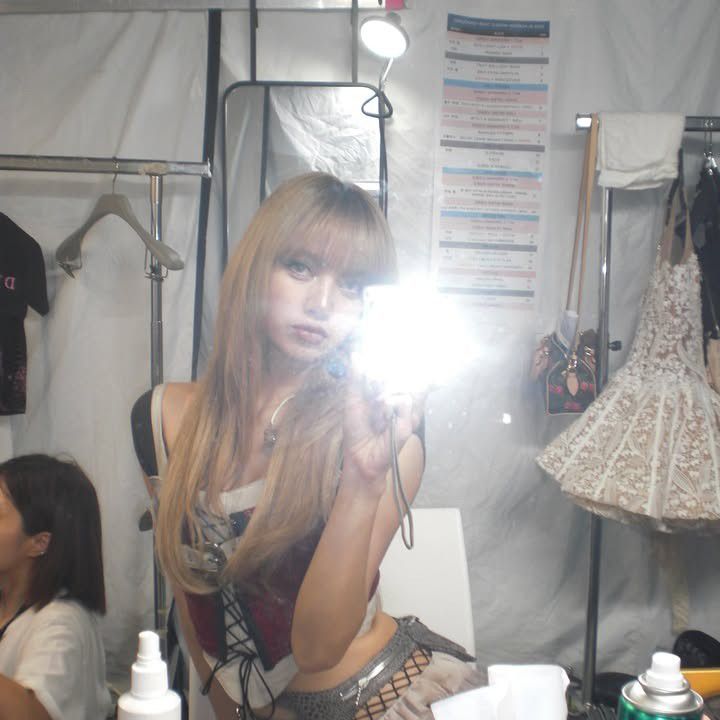 리사 (BLACKPINK)의 최신 사진