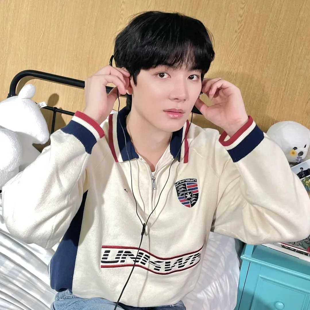 A moment captured by Kim Jonghyeon's fan