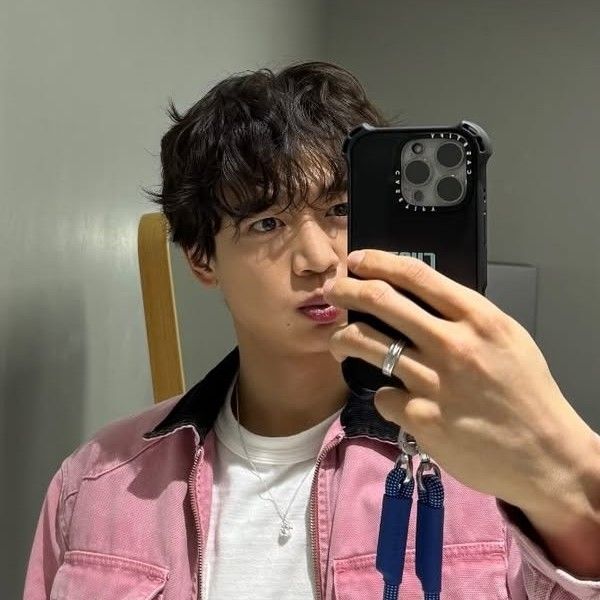 Recent activity shot of Minho (SHINee)