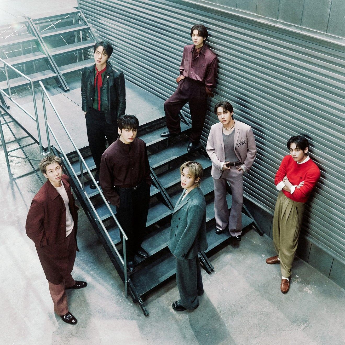 Behind-the-scenes cut of BTS