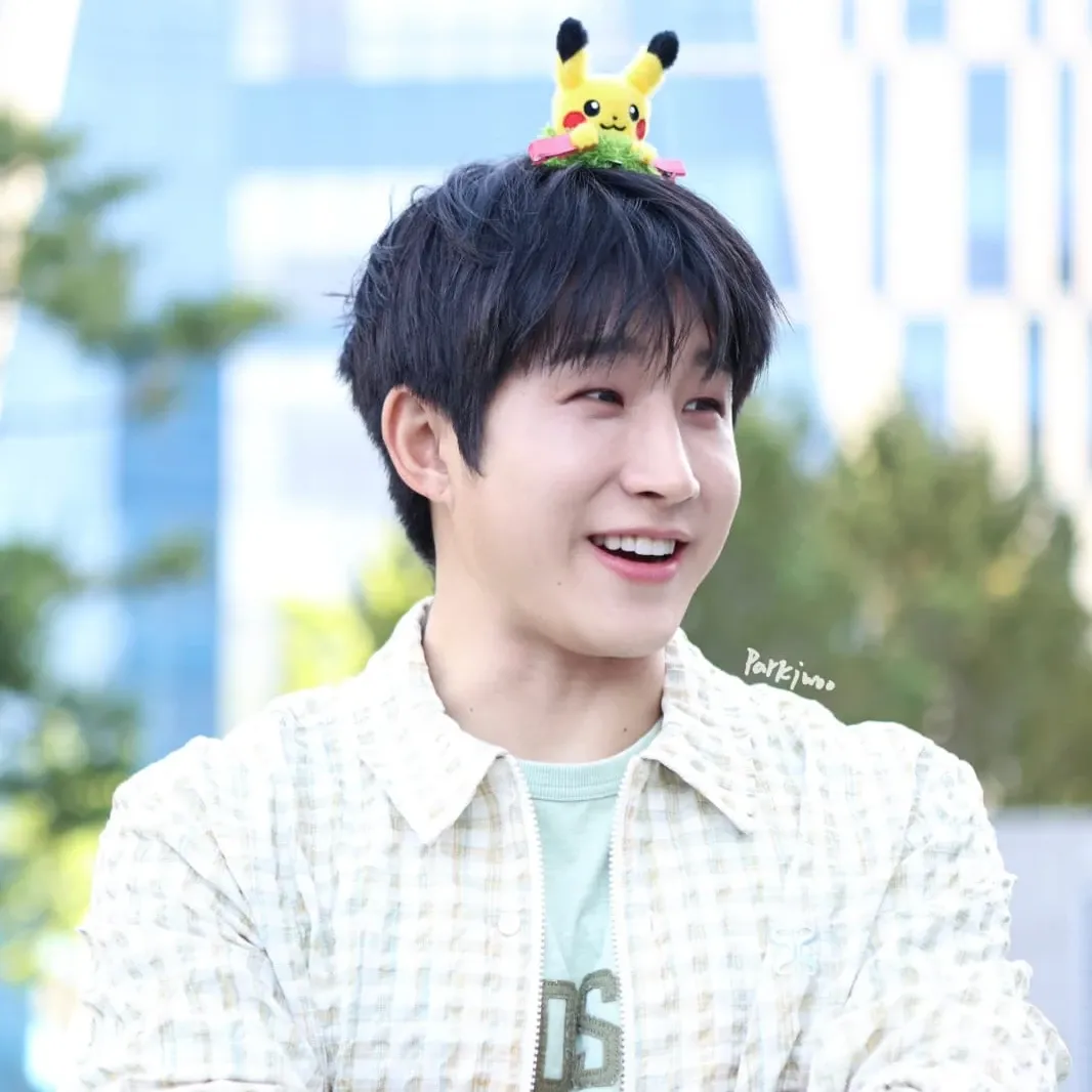 Latest photo of Jinjin (ASTRO)
