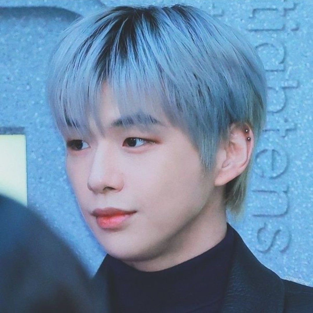 강다니엘의 최신 사진