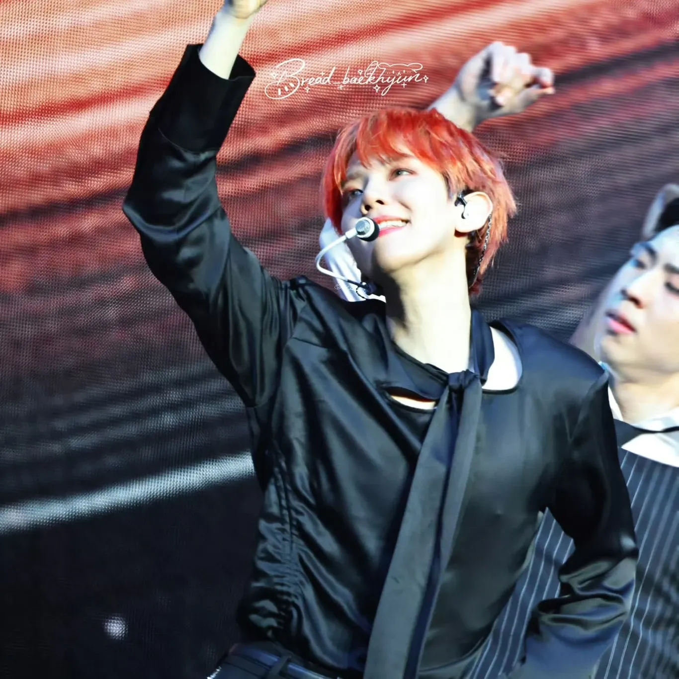 백현 (EXO)의 최신 사진