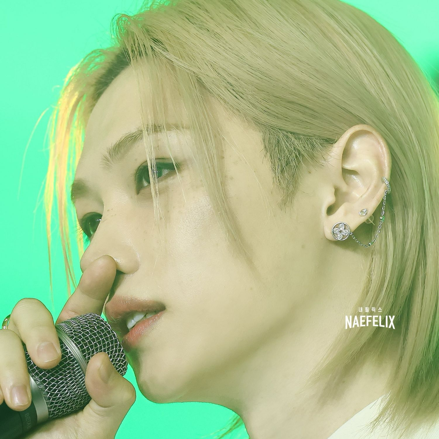 A moment captured by Felix (Stray Kids)'s fan