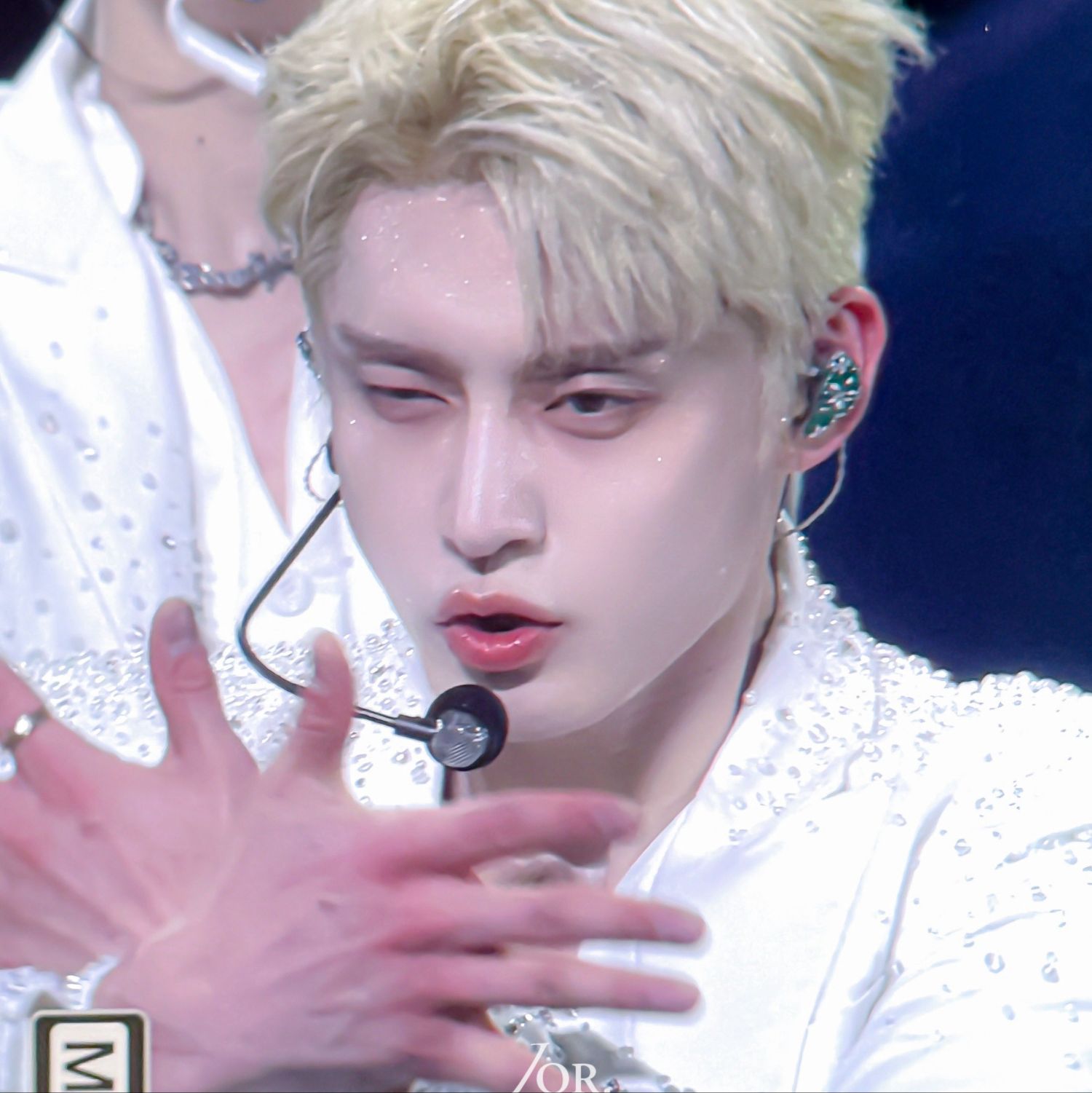 A moment captured by Kim Jiwoong (ZEROBASEONE)'s fan