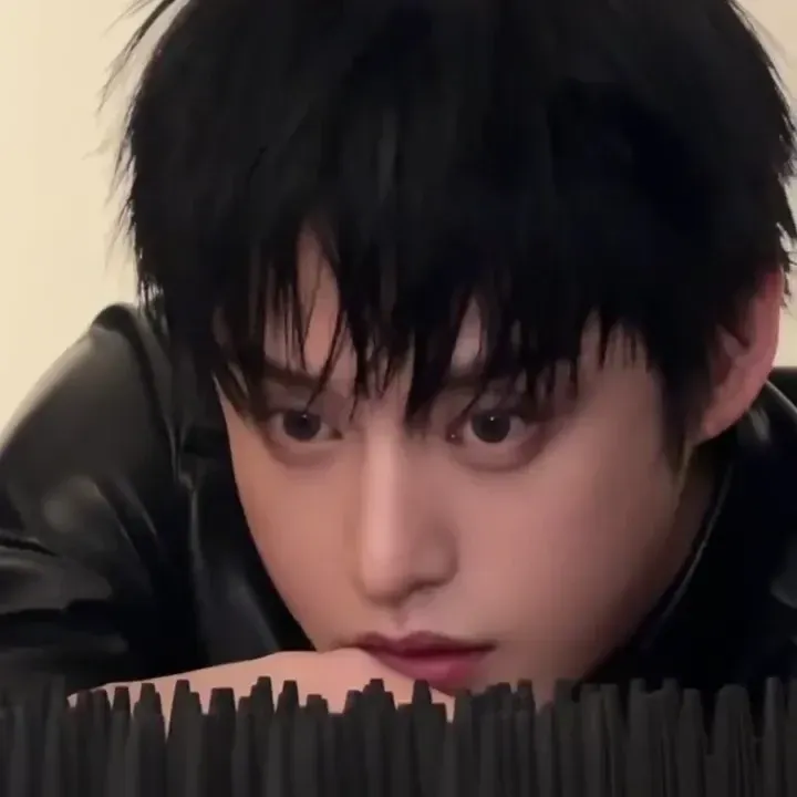 Latest photo of Kim Jiwoong (ZEROBASEONE)