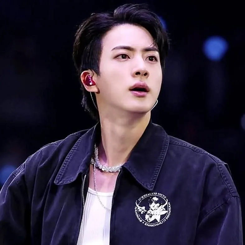 Foto terbaru Jin (BTS)