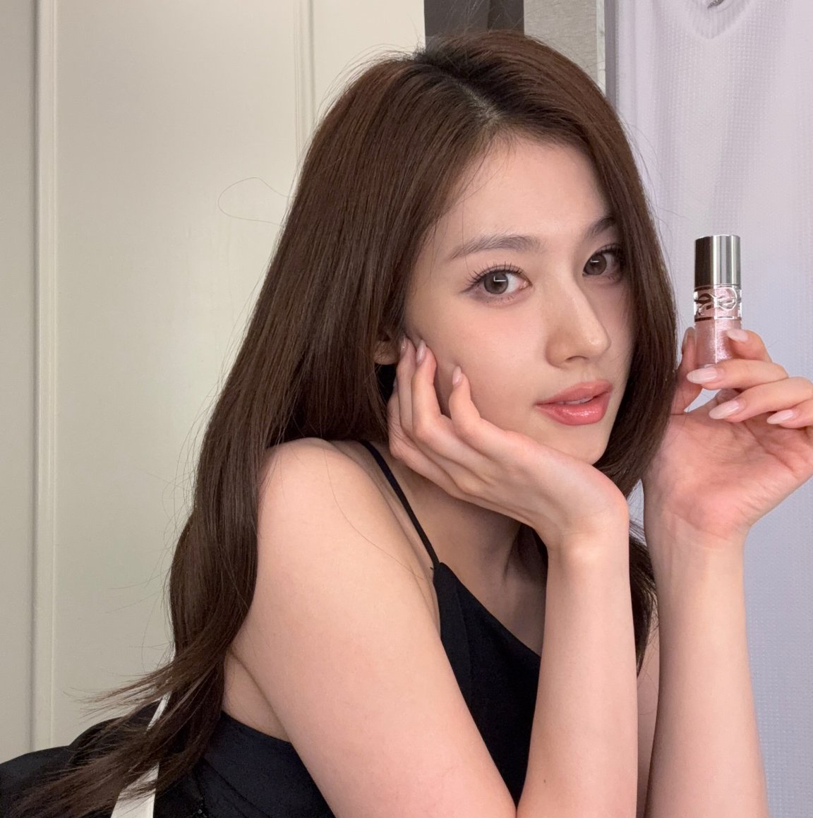 Foto terbaru Sana (TWICE)