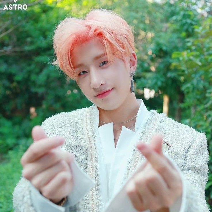 ジンジン (ASTRO)の舞台裏ショット