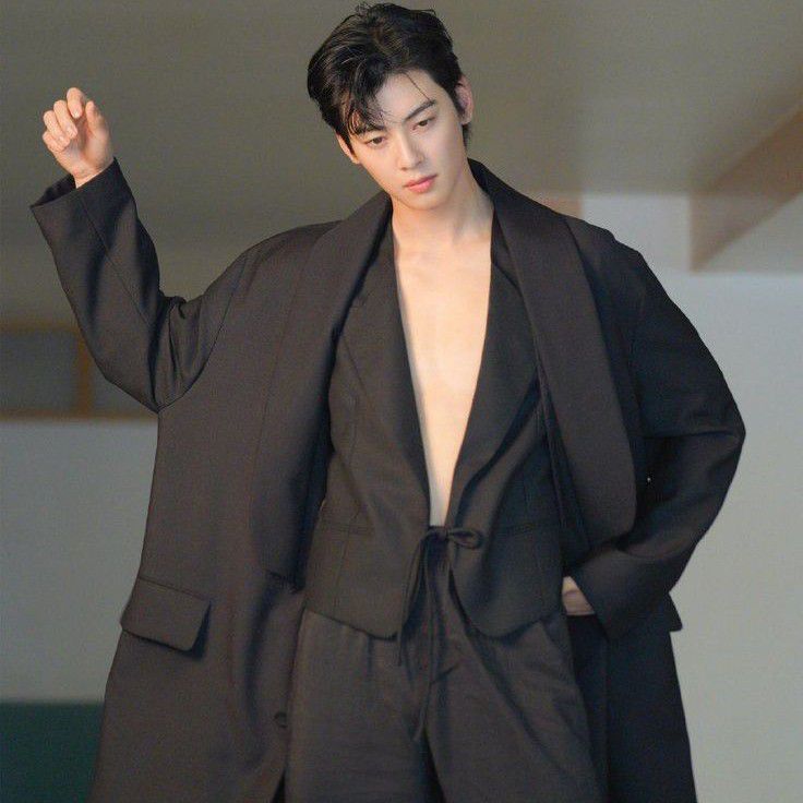 Recent activity shot of Eunwoo (ASTRO)