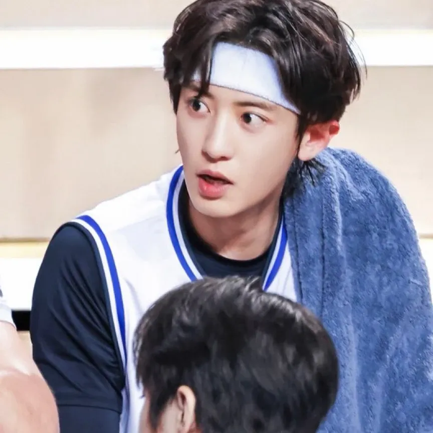 Foto aktivitas terbaru Chanyeol (EXO)