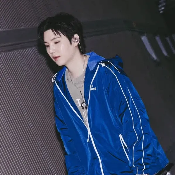 Foto terbaru SUGA (BTS)