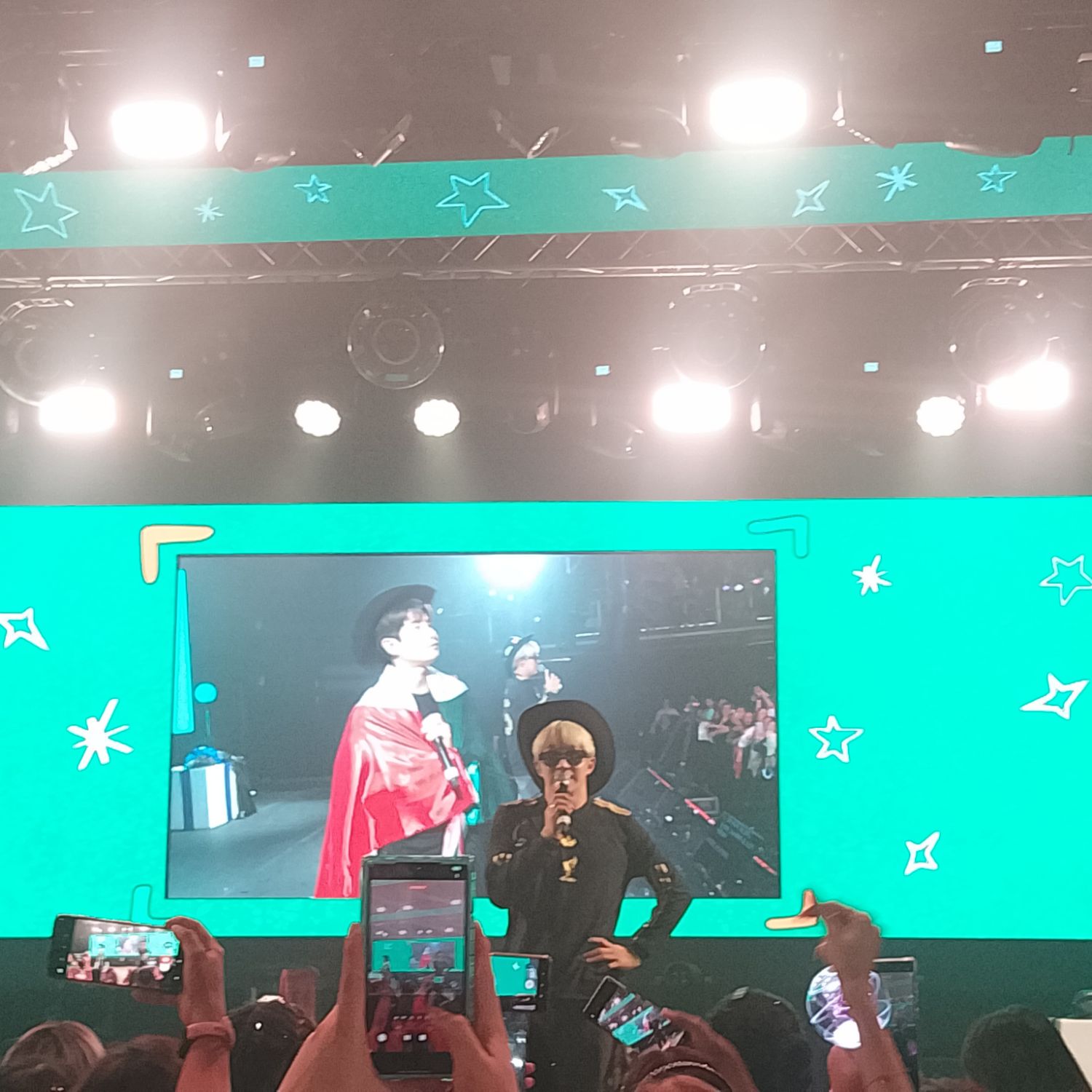 A moment captured by Jinjin (ASTRO)'s fan