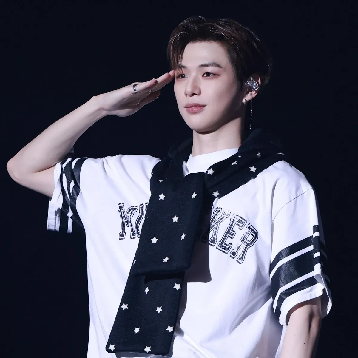 강다니엘의 비하인드 컷