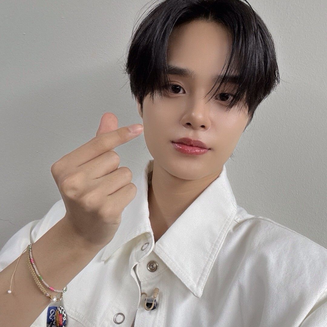 Behind-the-scenes cut of Lee Daehwi (AB6IX)