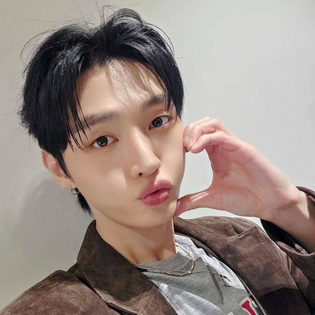 A moment captured by Yoon Jisung's fan