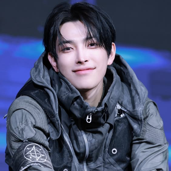 Recent activity shot of Hongjoong (ATEEZ)