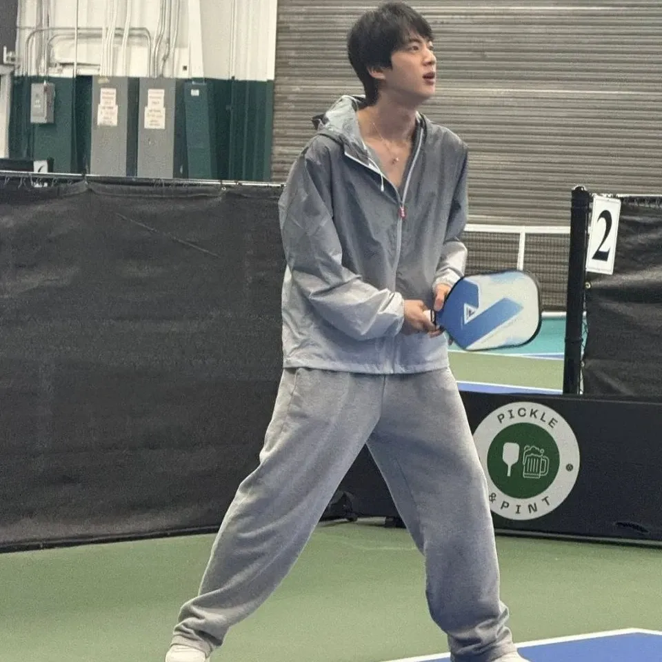 Foto terbaru Jin (BTS)