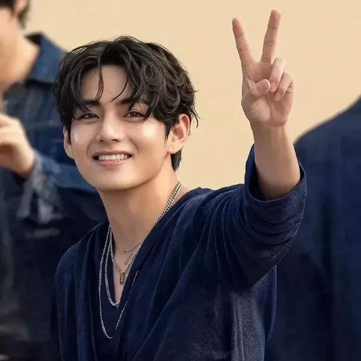 A moment captured by V (BTS)'s fan