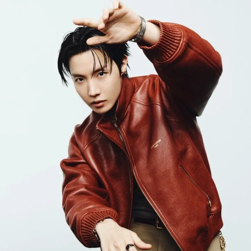 Foto terbaru j-hope (BTS)