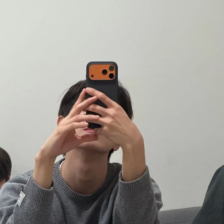 Recent activity shot of Yonghee (CIX)