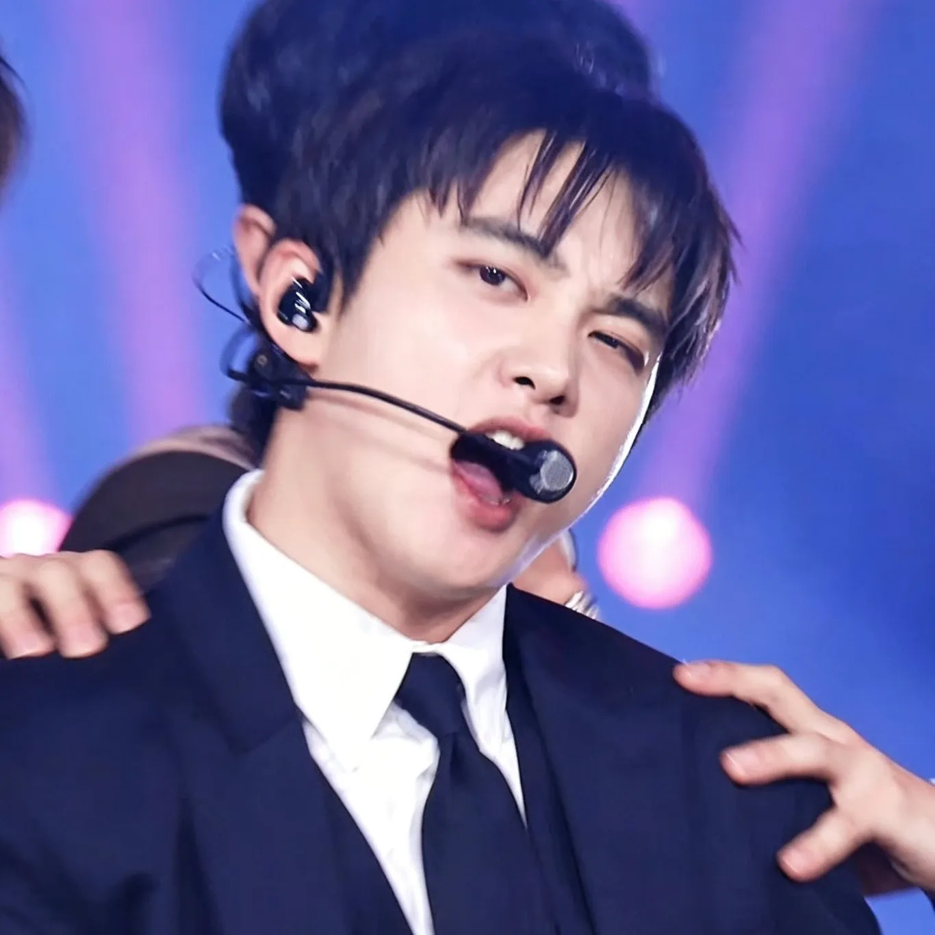 ディオ (EXO)の最近の活動写真