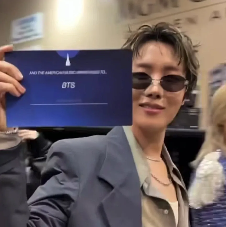 제이홉 (방탄소년단) 최근 활동샷