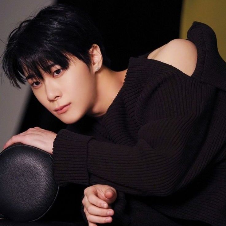 Behind-the-scenes cut of Moonbin (ASTRO)