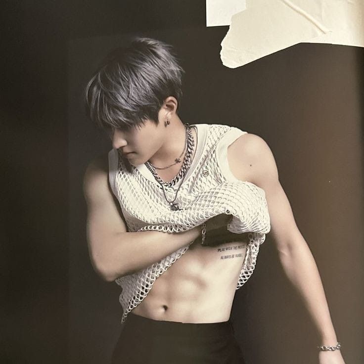 Latest photo of Jinjin (ASTRO)