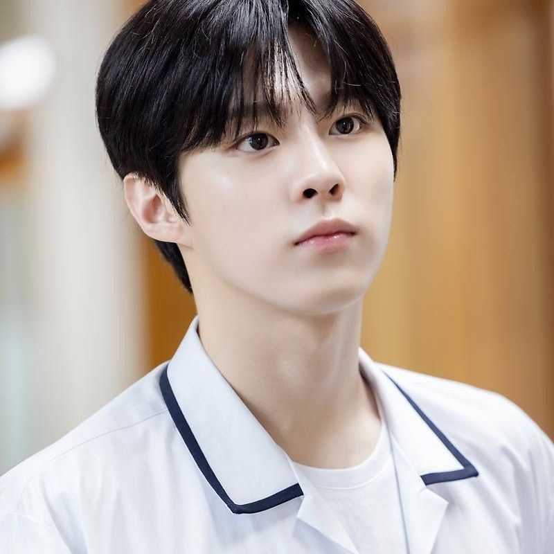 김우석의 비하인드 컷