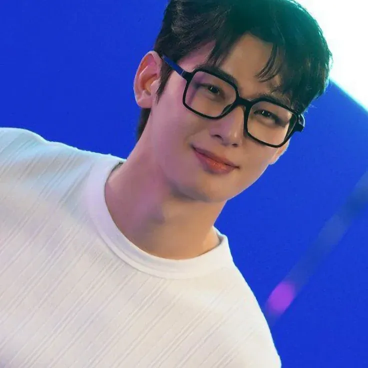 Recent activity shot of Eunwoo (ASTRO)