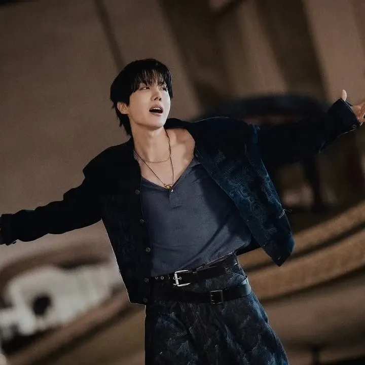 J-hope (防彈少年團)的幕後花絮