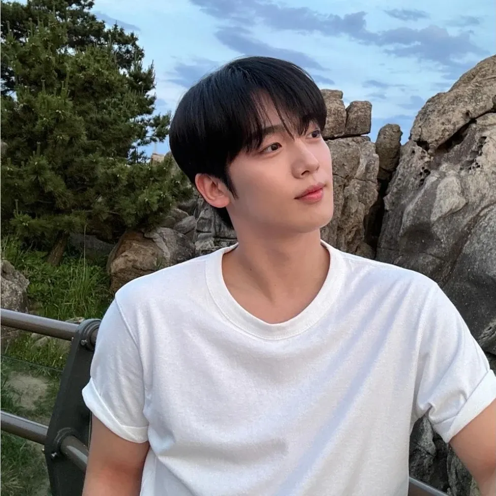 A moment captured by Kim Yohan (WEi)'s fan