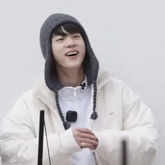 Foto terbaru Jin (BTS)